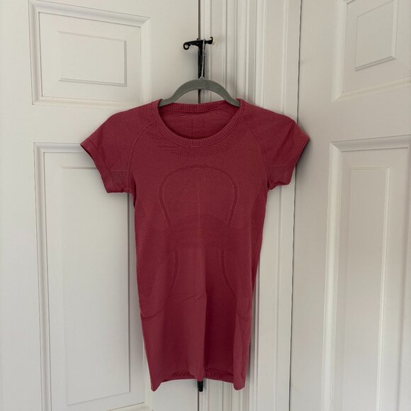 Pink Lululemon Swiftly Tech top - Picture 1 of 2